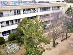 中学校　伊丹市立北中学校（中学校）まで608m