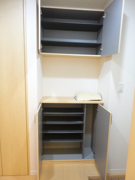 玄関　下駄箱（反転タイプ）
