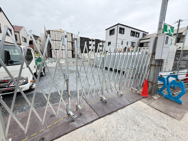 エントランス　現地建築中