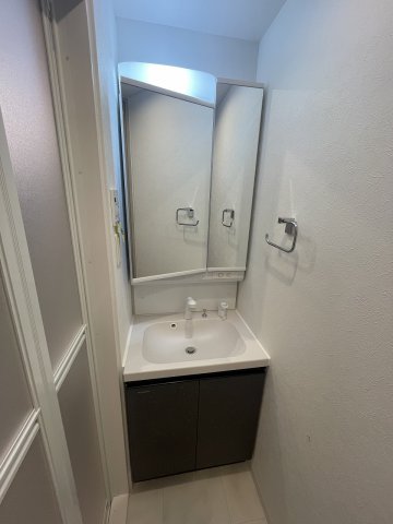 洗面設備　使いやすい洗面所です