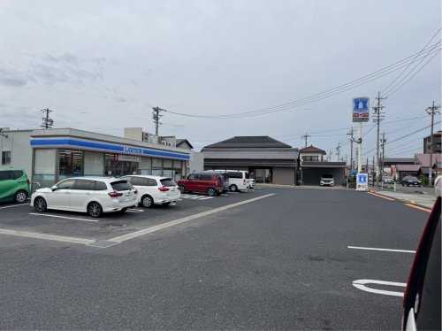 コンビニ　ローソン（コンビニ）まで845m