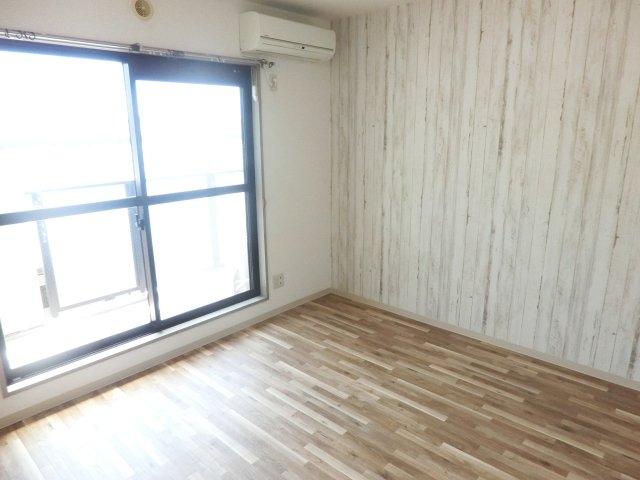 居室・リビング　301号室の写真です。