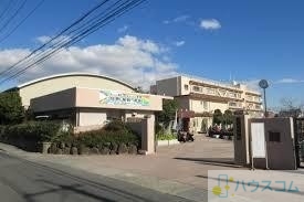 中学校　茨木市立東中学校（中学校）まで569m