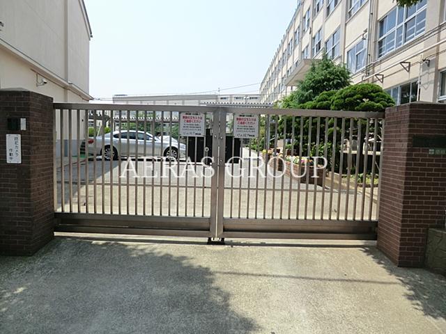 中学校　足立区立竹の塚中学校（中学校）まで636m