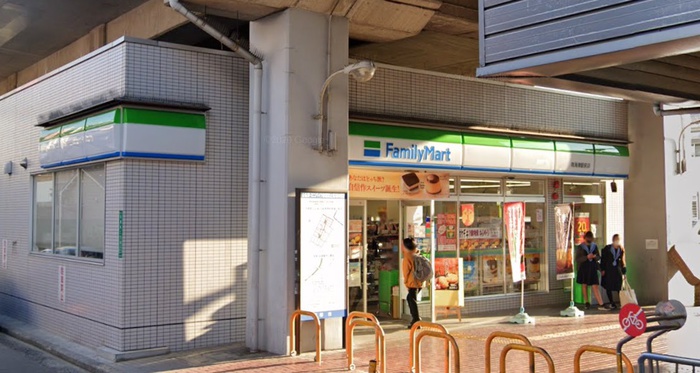 コンビニ　ファミリーマート（コンビニ）まで100m