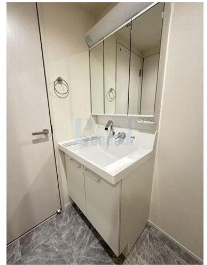 洗面設備　うれしい独立洗面台！