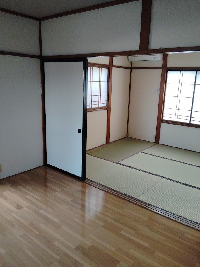 ハイツ緑の居間写真