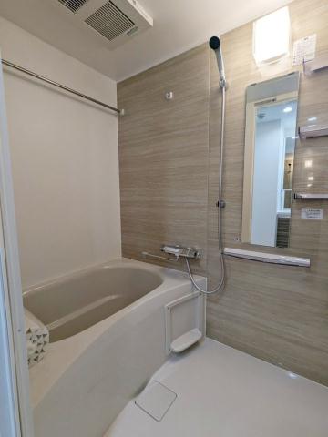バス・シャワールーム　※別部屋の参考写真です。