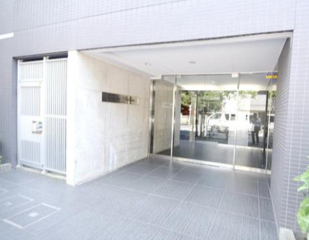 エントランス　ゆとりのあるエントランスです