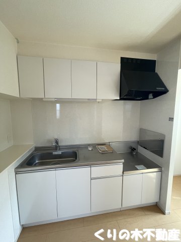 キッチン　反転同タイプのお部屋です（現況を優先します）