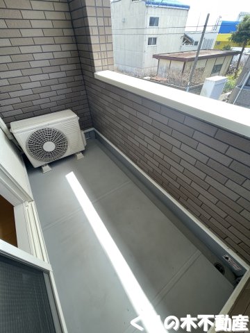 バルコニー　反転同タイプのお部屋です（現況を優先します）