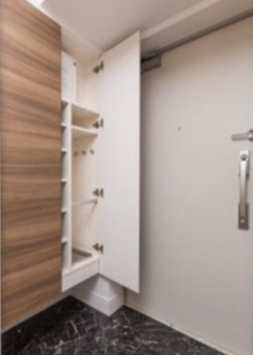 玄関　※同タイプ部屋の写真です