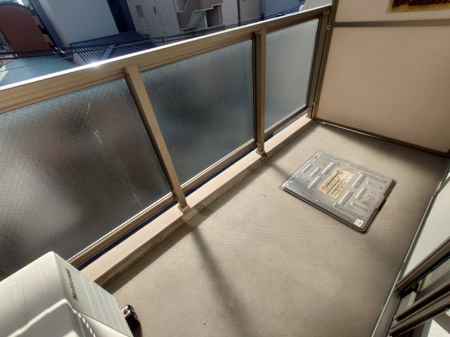 バルコニー　同物件別号室の写真です。