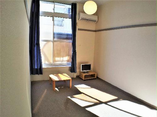 レオパレスエミール戸田Aの居間写真