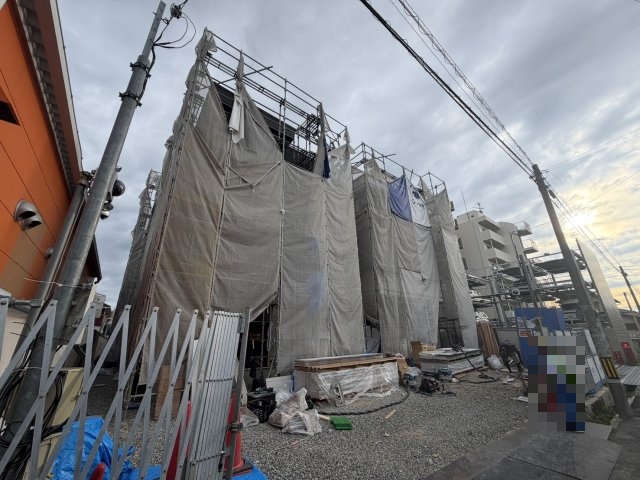 建物外観　建築中
