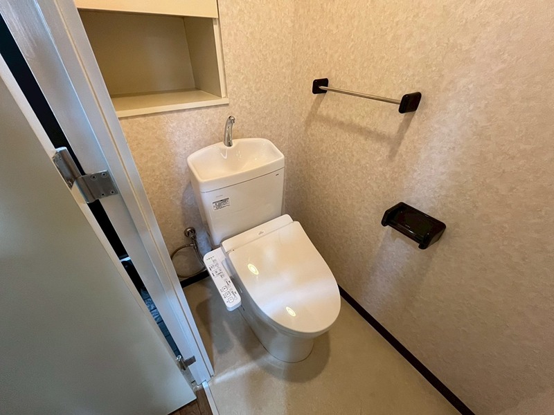 トイレ　別部屋写真参照
