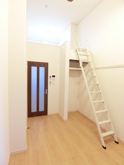 その他部屋・スペース　南東向き洋室5.5帖☆ロフトスペース・オープンクローゼットの