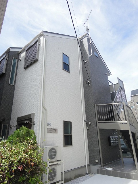 建物外観　複数沿線利用可能な「川崎」駅まで徒歩圏内！お買い物やお出かけ
