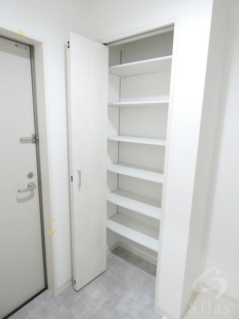 近鉄けいはんな線 荒本駅 徒歩5分 3階建 築6年の玄関写真