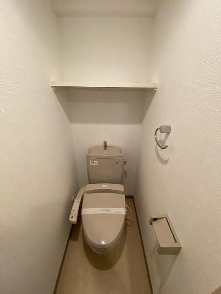 東京メトロ丸ノ内線 淡路町駅 徒歩2分 13階建 築22年のトイレ写真