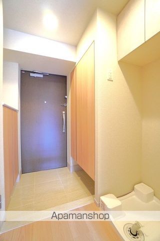 ＪＲ中央線 御茶ノ水駅 徒歩5分 13階建 築2年の玄関写真