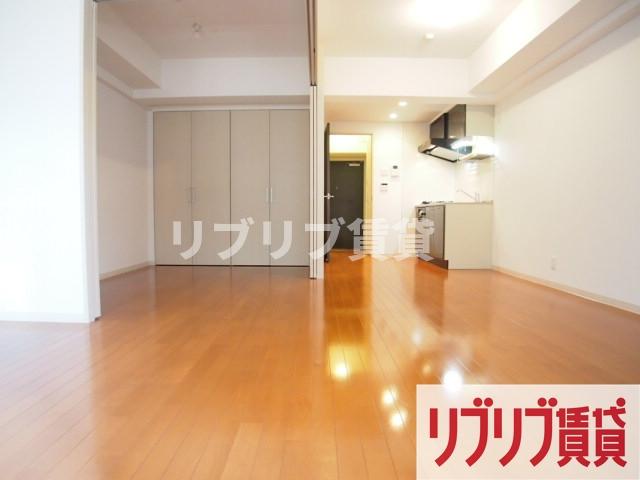 ＪＲ総武線 千葉駅 徒歩5分 8階建 築16年の居間写真