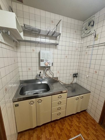 川西市絹延町連棟貸家のキッチン写真