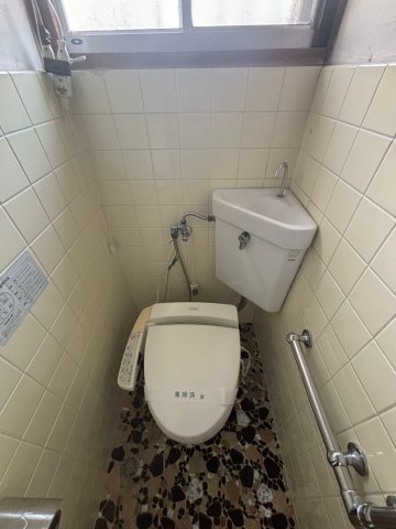 川西市絹延町連棟貸家のトイレ写真