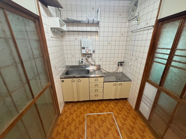 川西市絹延町連棟貸家の居間写真