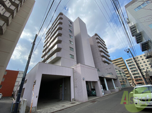 建物外観　札幌市中央区南１条西「サンタの館医大前」