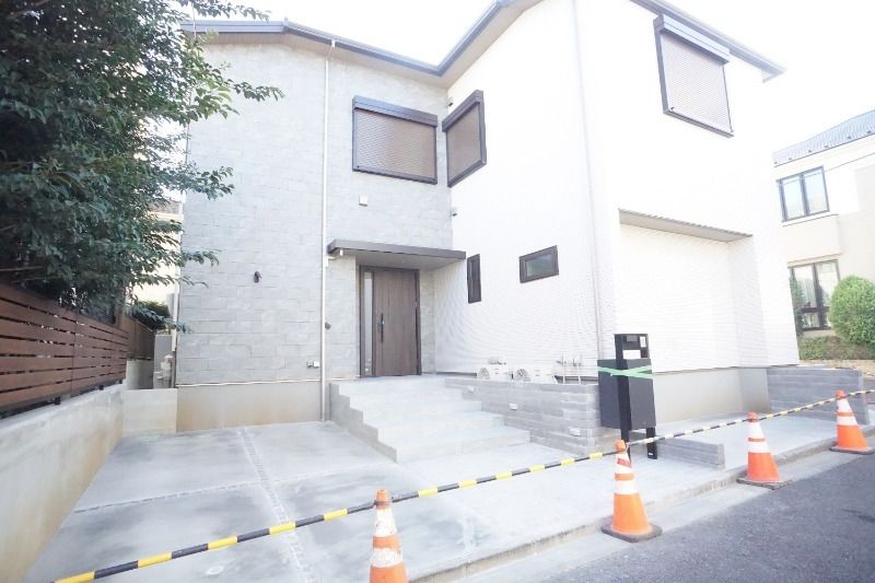 建物外観　お電話でお問い合わせを頂くとスムーズです♪