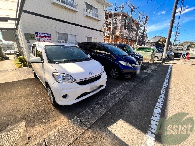 【仙台市宮城野区燕沢のアパートの駐車場】