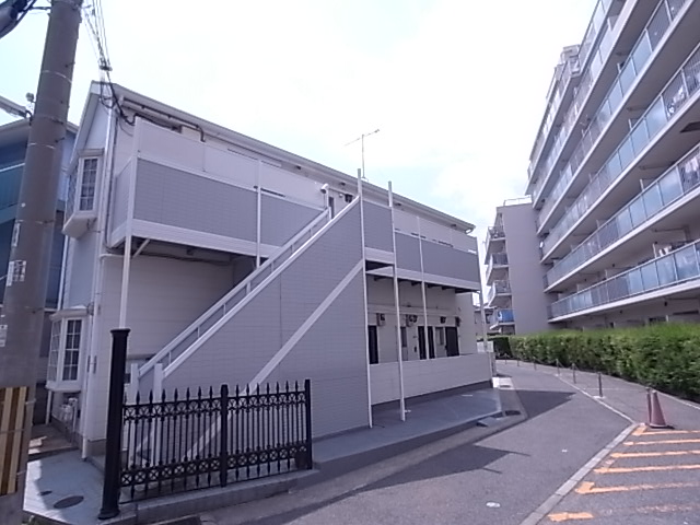 神戸市垂水区西舞子のアパートの建物外観