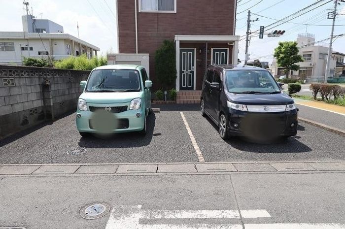 【鴻巣市鎌塚のアパートの駐車場】