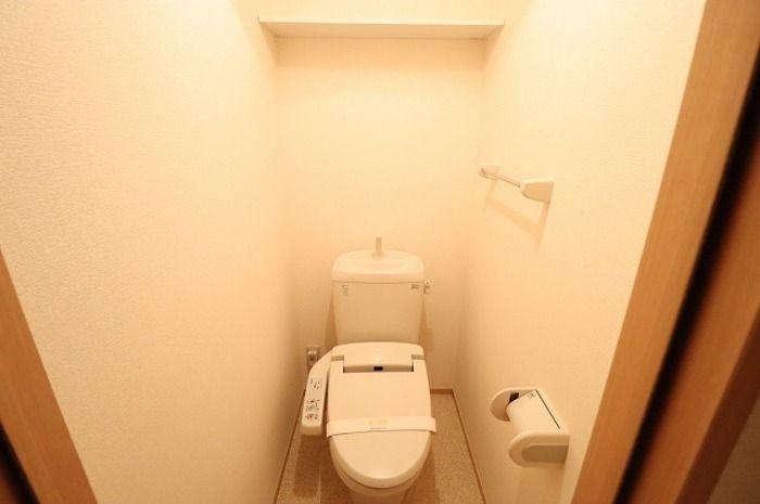 【鴻巣市鎌塚のアパートのトイレ】