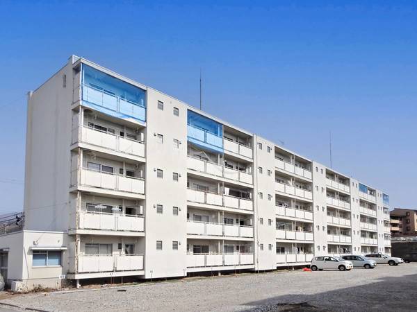 【ビレッジハウス向田1号棟の建物外観】