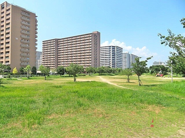 【大阪市福島区大開のマンションの公園】