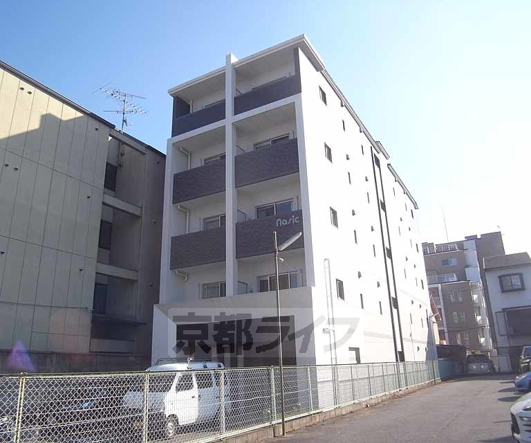 京都市中京区壬生神明町のマンションの建物外観