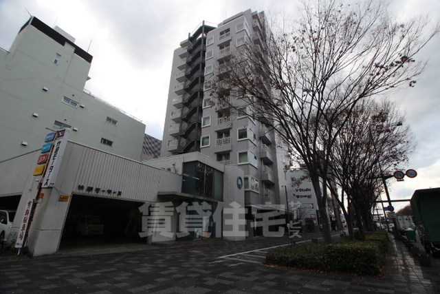 【京都市中京区石橋町のマンションの建物外観】