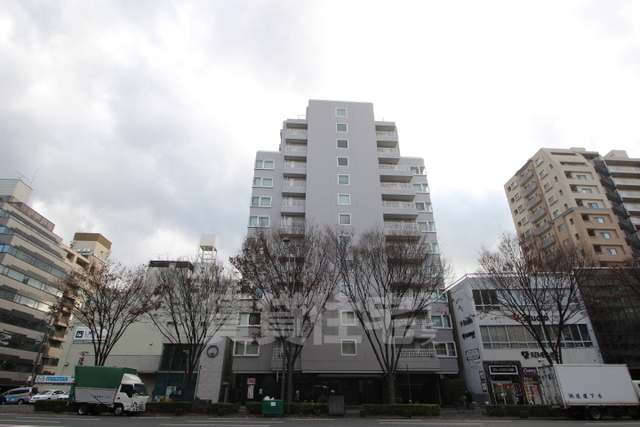 【京都市中京区石橋町のマンションの建物外観】