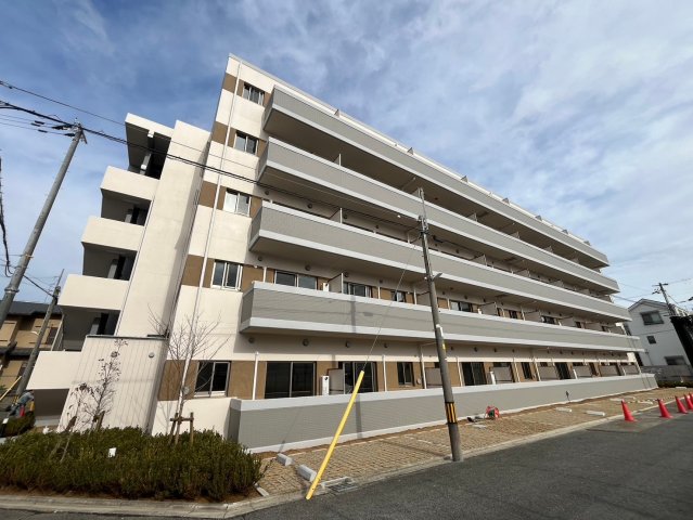 吹田市日の出町のマンションの建物外観