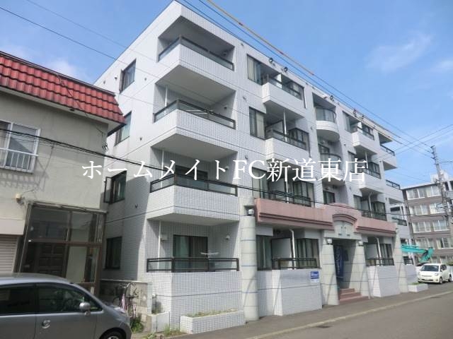 メゾン・ド・ラバンドの建物外観