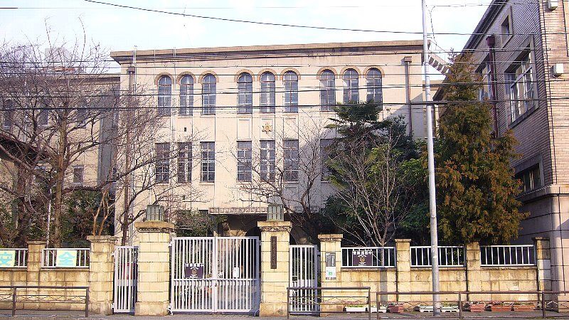 【サムティ京都駅前の小学校】