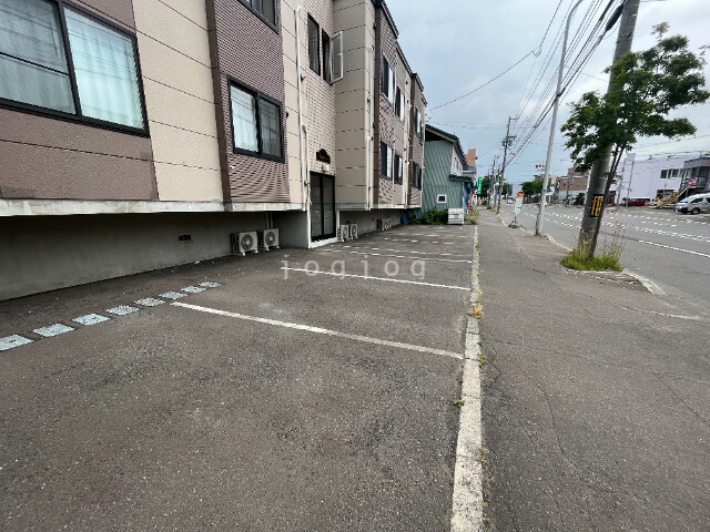 【カーズ運河公園の駐車場】