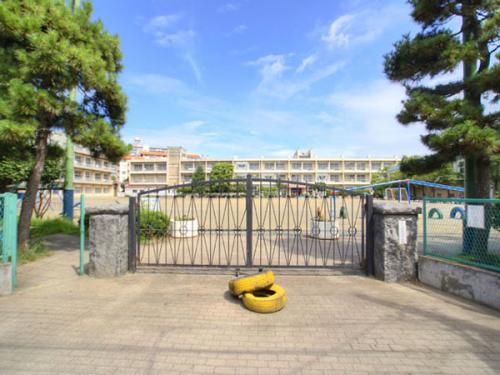 【グランデKIIの小学校】