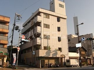 【メゾン岸和田の建物外観】