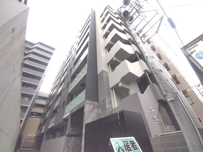 【横浜市磯子区磯子のマンションの建物外観】