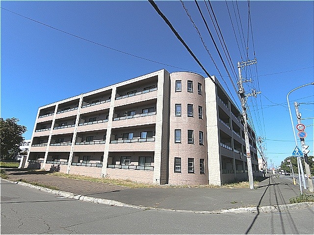 【札幌市北区百合が原のマンションの建物外観】