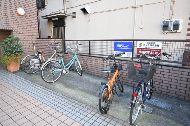 【渋谷区本町のマンションのバルコニー】