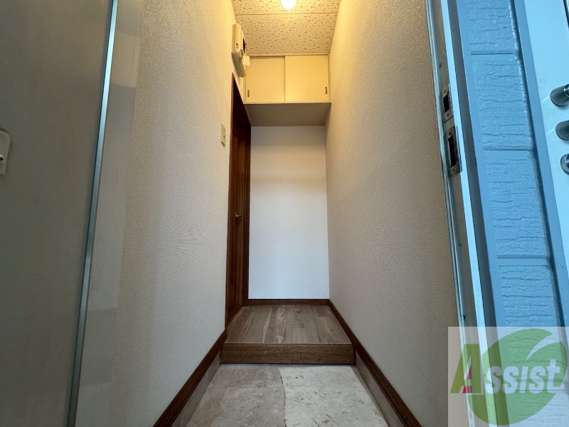 玄関　玄関の様子です。明るい印象ですね。気分もあがりそう。